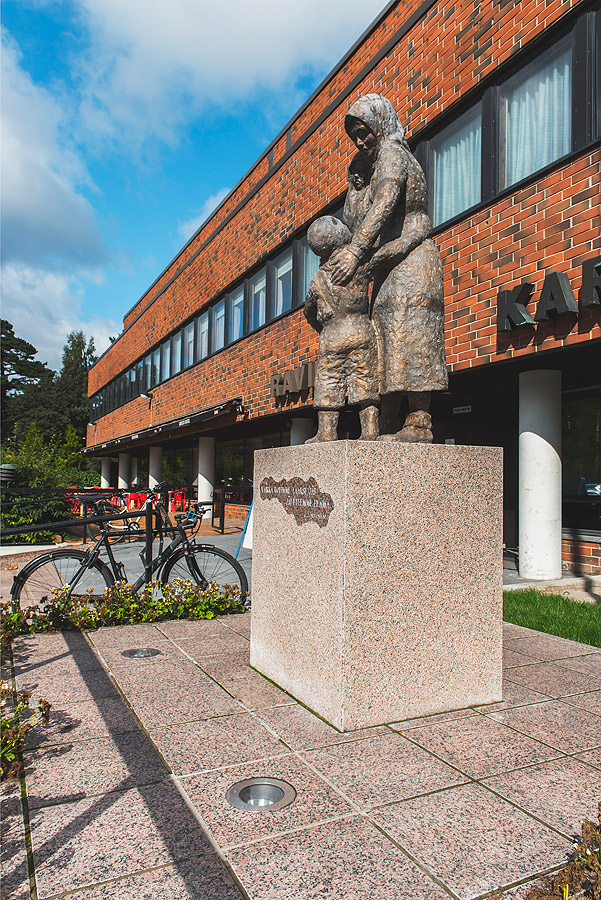 Karjalatalo, Helsinki: kivityöt